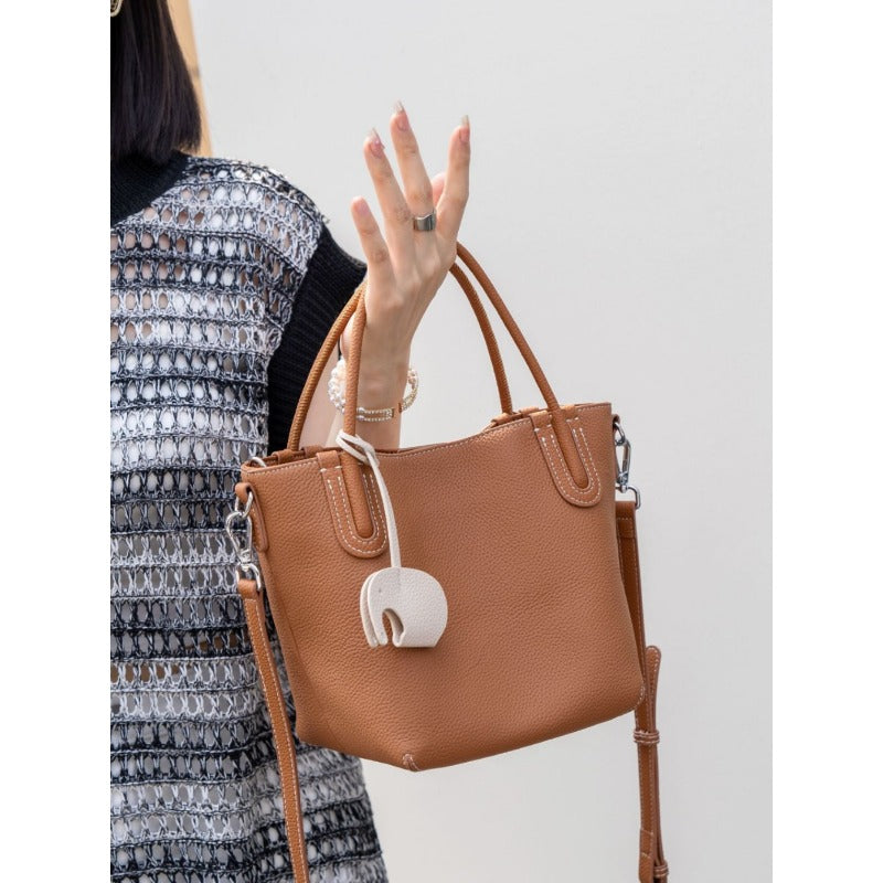 Classic Basket Bag, a Versatile Women'S Bag for Shoulder Or Crossbody Use, Featuring a Easy And Chic Color-Block Design Ideal for Commuting And Shopping