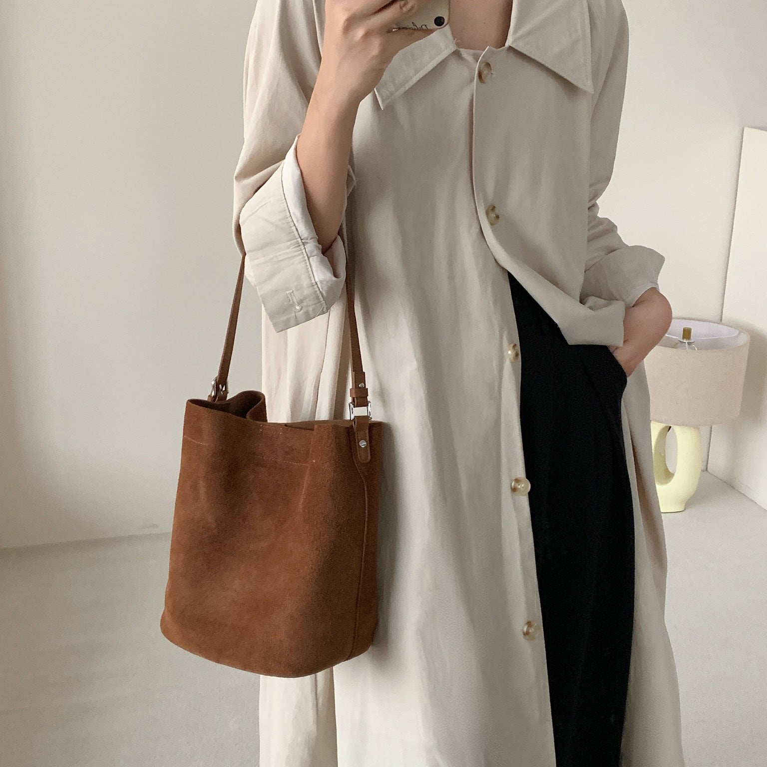 Women' Genuine Bucket Bag - Vintage Cowhide Handbag with Buckle Closure, \u002F Tan Crossbody & Shoulder Purse, Top-Grain for Commuting, Dating & Special Events - Niche Design