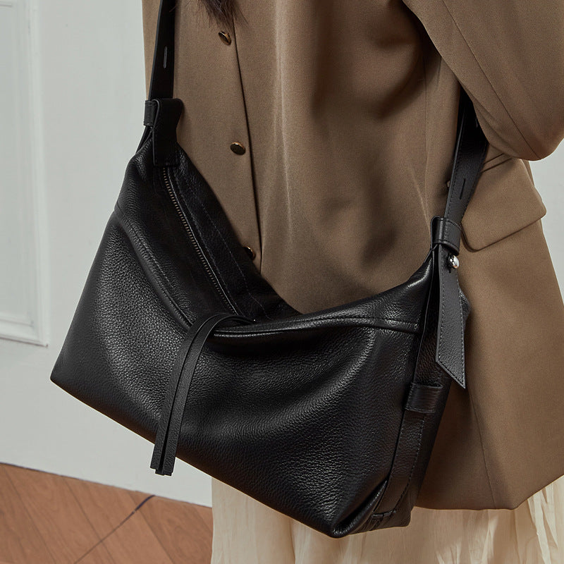 Women's Genuine Leather Tote Bag, New Winter Style, Large Capacity, High-quality Genuine Leather Crossbody Bag, Versatile Design for Commuting, Fashionable Everyday Women's Bag.